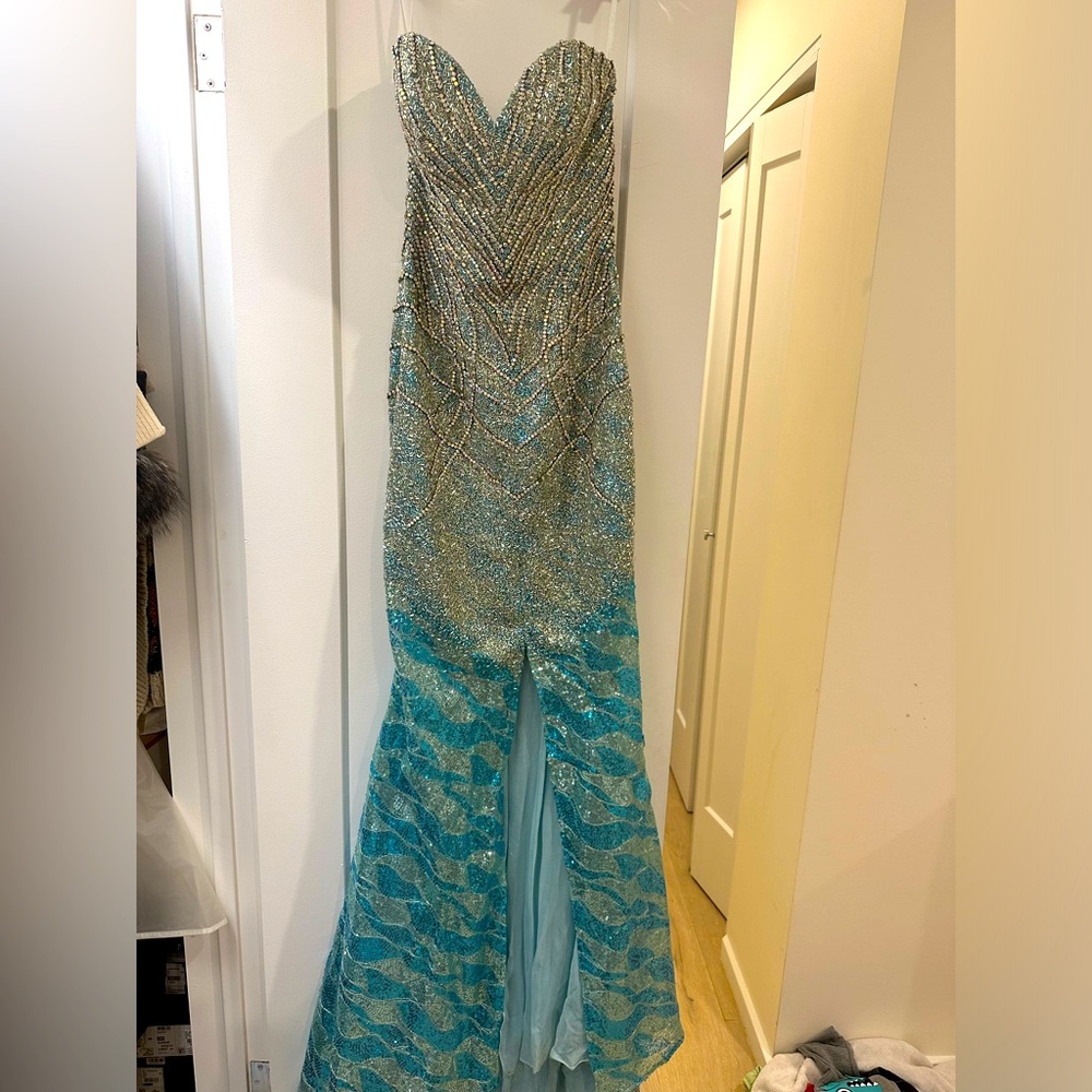 Claire’s Collection Mermaid Stunner!